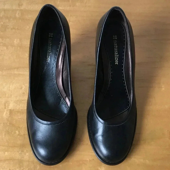 Naturalizer Black Leather Heel Chic and Comfortable Shoes Size 6.5 M US - Picture 2 of 8